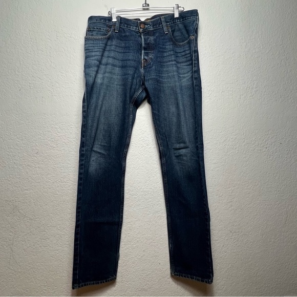 Hollister Straight Leg Zip Closure Jeans 34x32 - Picture 1 of 8